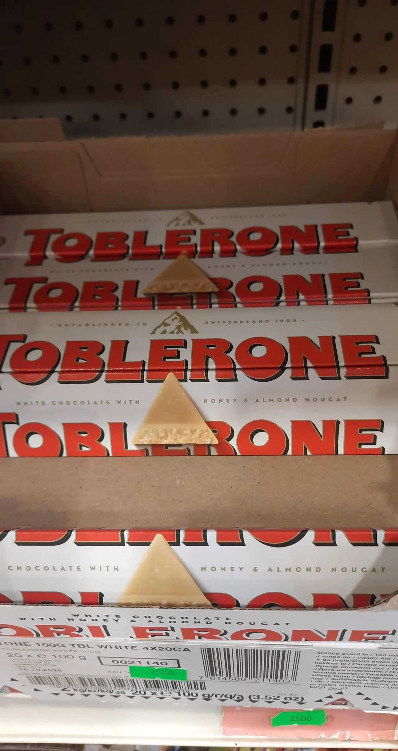 Шоколад белый "Toblerone"  медово-миндальная нуга 100г (Швейцария)