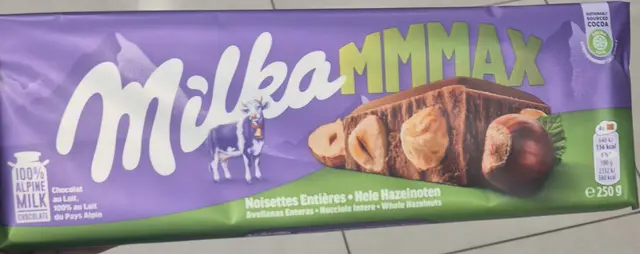 Шоколад "Milka" Whole Nuts молочный 250г (Польша)