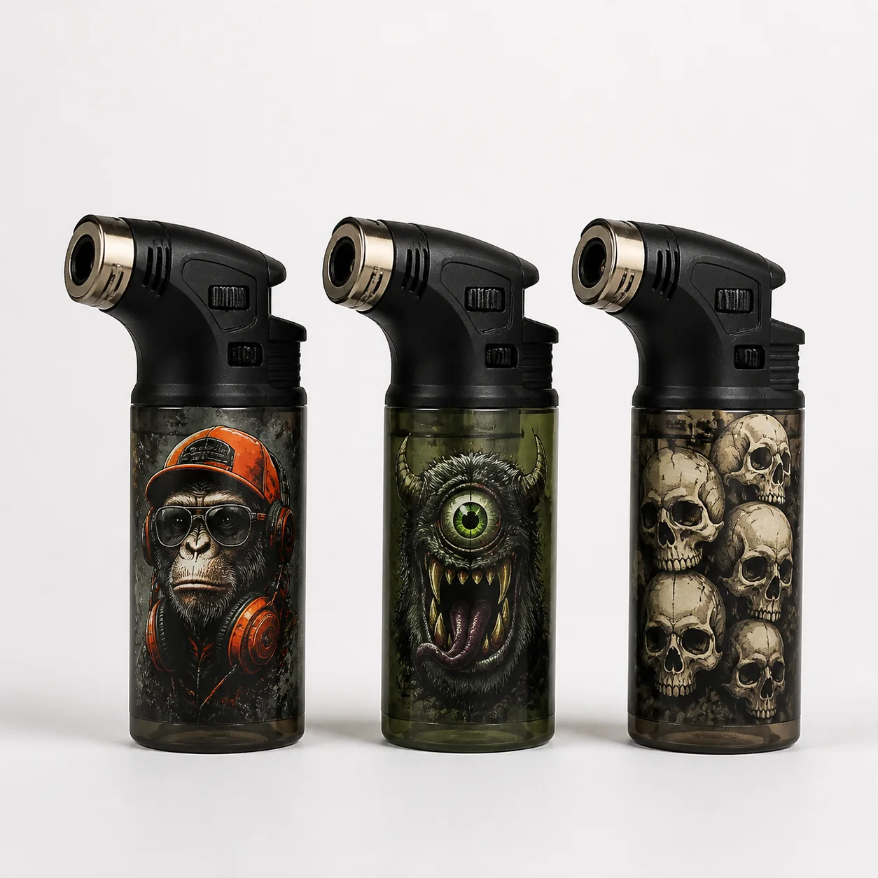 AI-иллюстрация Migka AI — ЛЮКСЛАЙТ Зажигалка турбо MONKEY/MONSTERS/SKULLS 180 WP 20бл*50шт 08974/08270/08972
